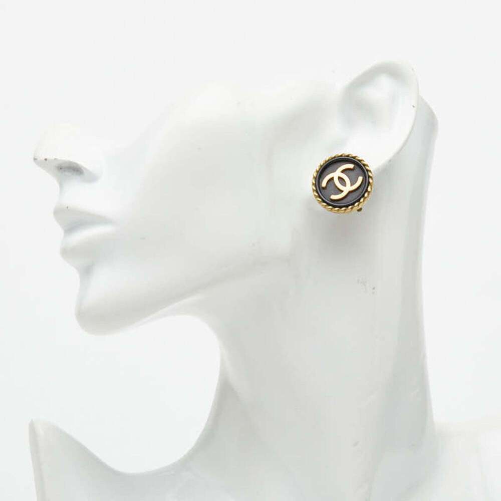 CHANEL Vintage Black Logo Earrings - Picture 4 of 5